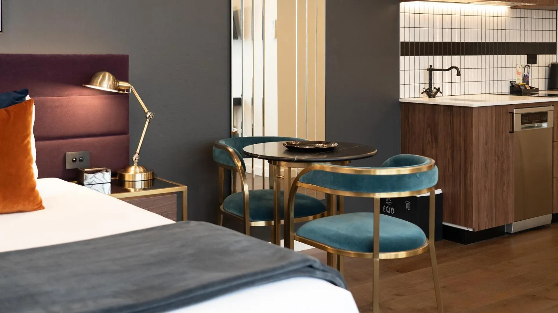 Hotel Tryp By Wyndham Wellington, Tory Street 4*, Wellington
